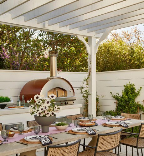 Tips for an Outdoor Kitchen That Lets You Enjoy the Party