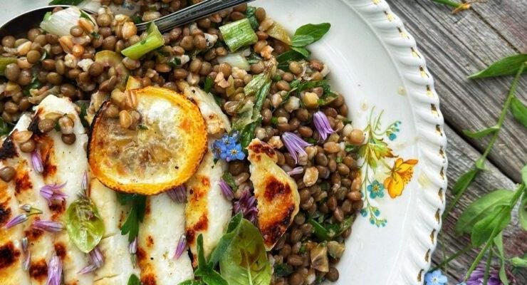 Mediterranean Lentil Salad with Halloumi