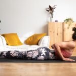 The Proper Head Position in Yoga for 5 Popular Poses